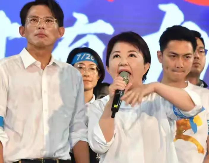 卢秀燕彰显霸气与担当，挥剑直指赖清德。昨天国民党在台中洲际迷你蛋，举行“反恶