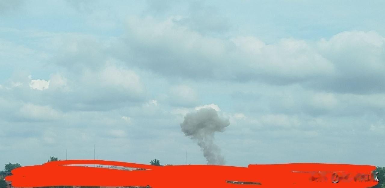 今天，乌克兰当地媒体透露，俄军对哈尔科夫巴拉克列亚进行了轰炸，连续发生5次爆炸。