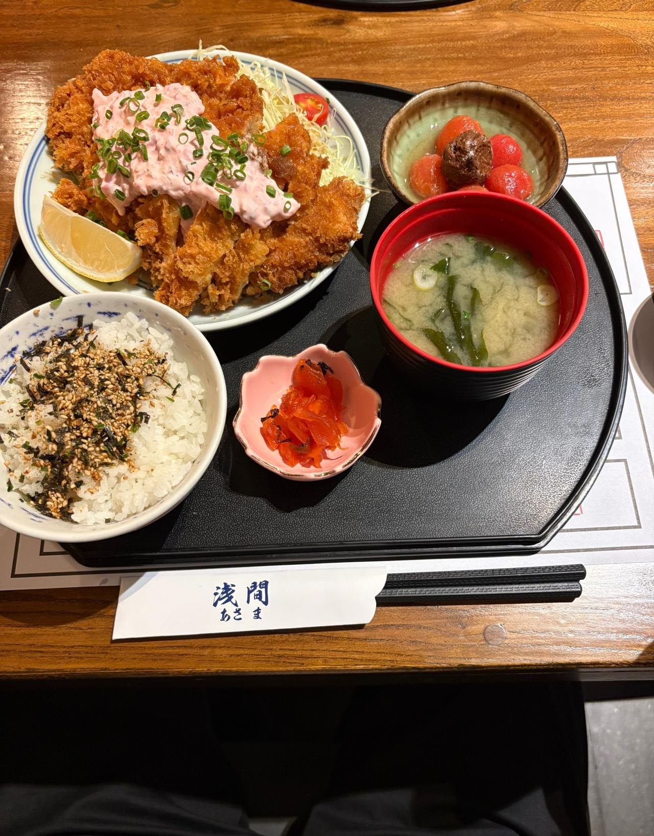 吃过这么多家日料，这家味道最正宗。价格反而最平民，这个套餐38元，米饭免费加