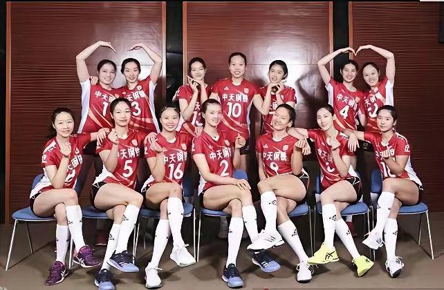中国女排亚锦赛若想顺利夺冠直通奥运，必须坚任用张子萱、刁琳宇两位杰出的二传，因为