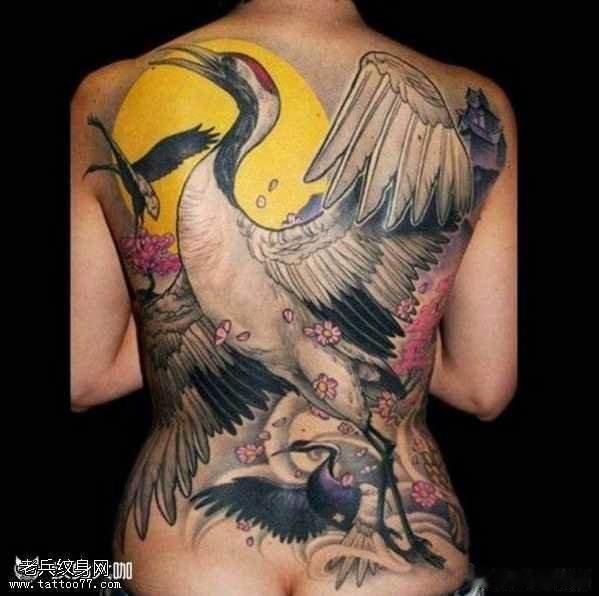 纹身师男命：辛未壬辰辛酉辛卯，此八字辛金生辰月，透壬水伤官，辛金