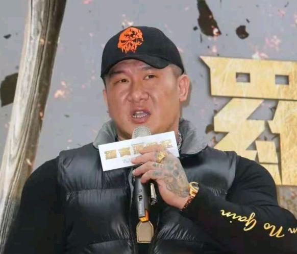 馆长要塌房了？难道他的人品真的不咋地？陈之汉这次遇到麻烦了。三名老员工