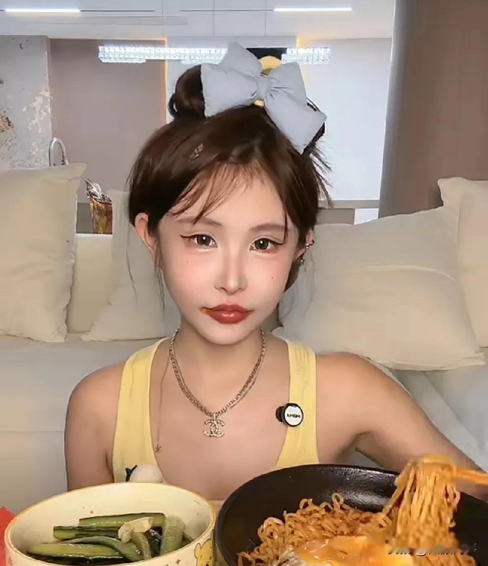 猫妹妹自曝与达少恋爱期间分成比例，纯倒贴赚不到钱！ 猫