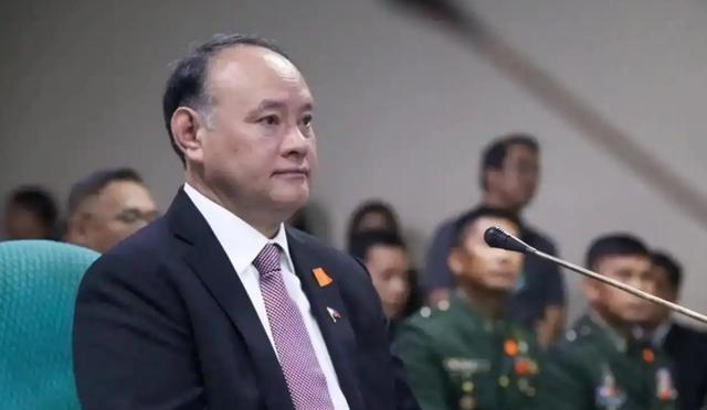 菲律宾防长前段时间频频放狠话，声称只要中方造成菲方船员伤亡，就立刻对华开战。可是