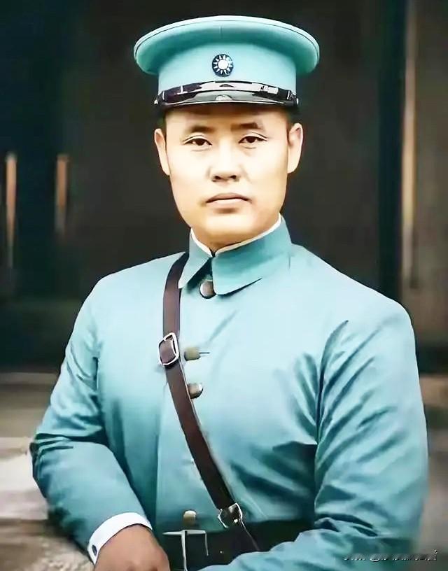 1949年，蒋介石因傅作义促成北平和平解放，密令毛人凤暗杀傅作义。毛人凤派出女特