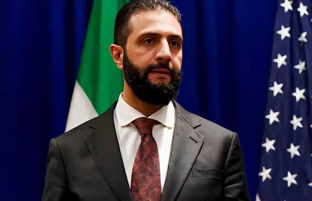 叙利亚破局！朱拉尼凭啥比阿萨德更能扛？统一真的要来了？54年阿萨德王朝落幕