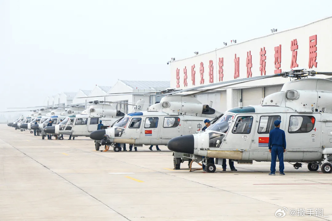海航大某团新期班学员顺利完成高教机阶段首次飞行训练：​​​