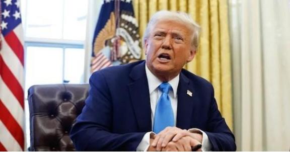 中国抛售3800亿美债；特朗普曾警告：美国有可能停摆。华盛顿最近那股焦躁劲，