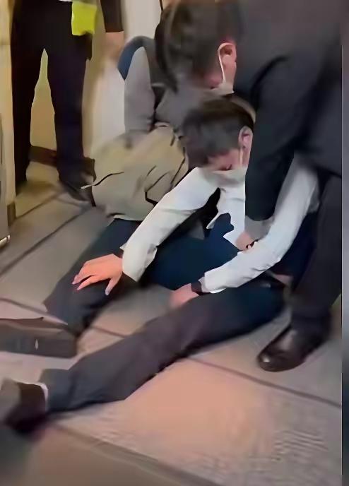 真是把国企的这种迂腐坏习惯，都丢脸到国外了。中航材任宇等7人在德国机场公务出