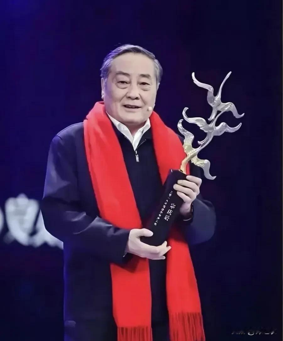 第一：宗庆后从来没有隐藏所谓的私生子，这个事七大姑八大姨都知道只是网友不知道人家