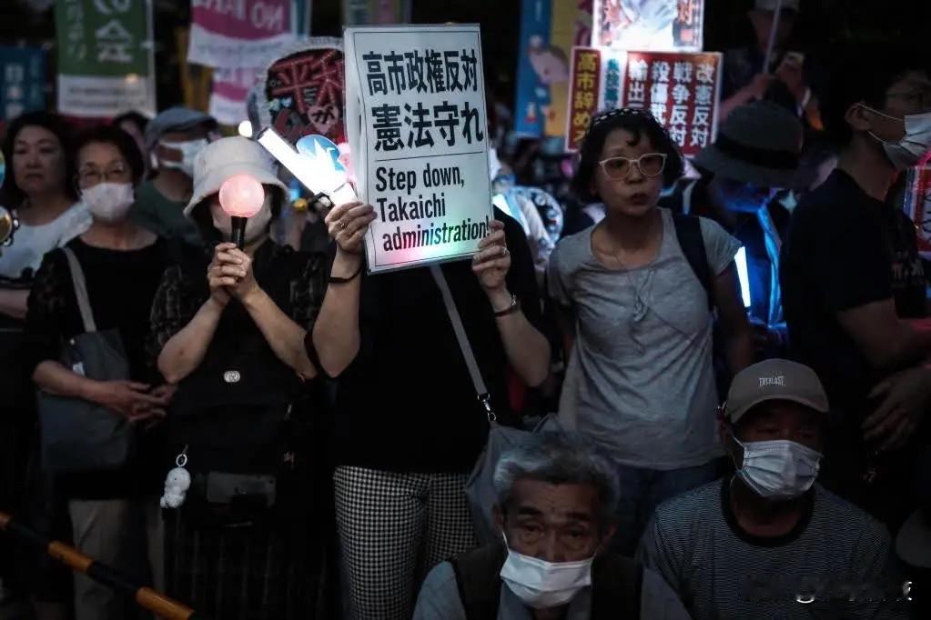 风向彻底改变！日本民众最不愿意看到的事情发生了，接连两天，日本都发生噩耗。当