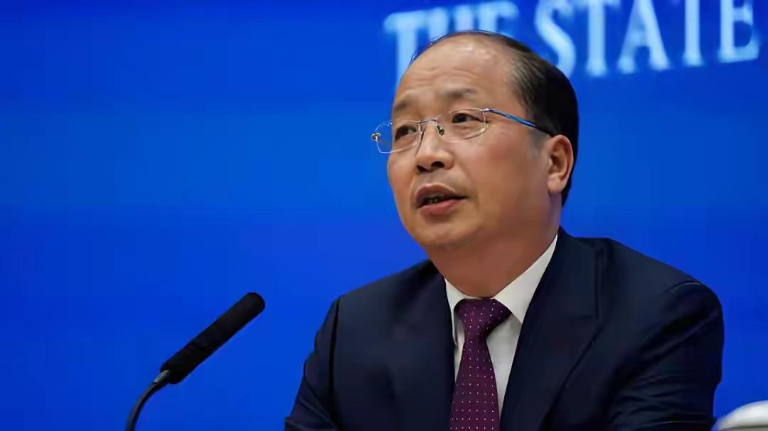 十四届全国政协经济委员会原副主任易会满被“双开”。1.他是“IPO之王”，易会