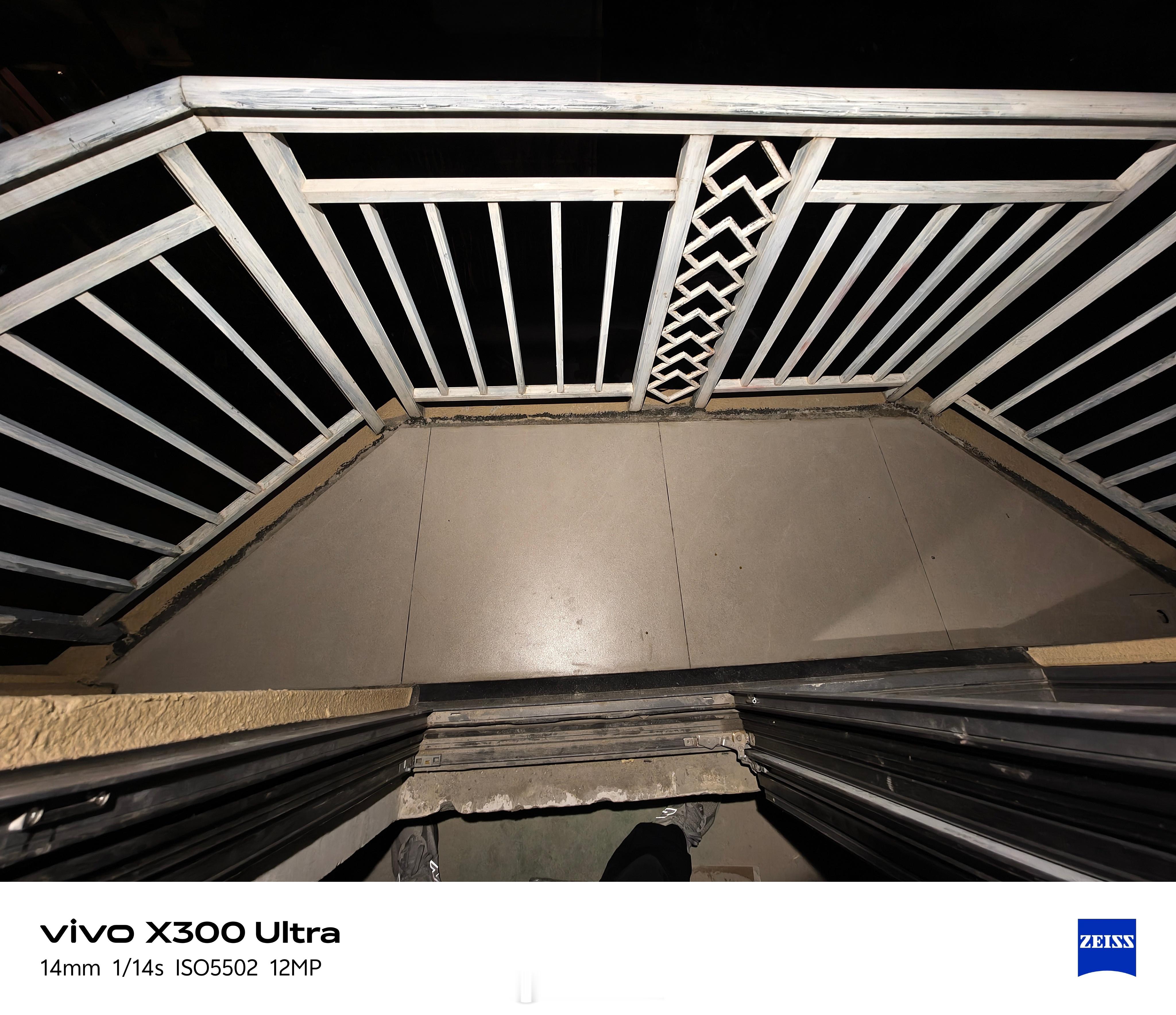 给大家看看我家瓦工做的阳台地漏，感觉做的还不错