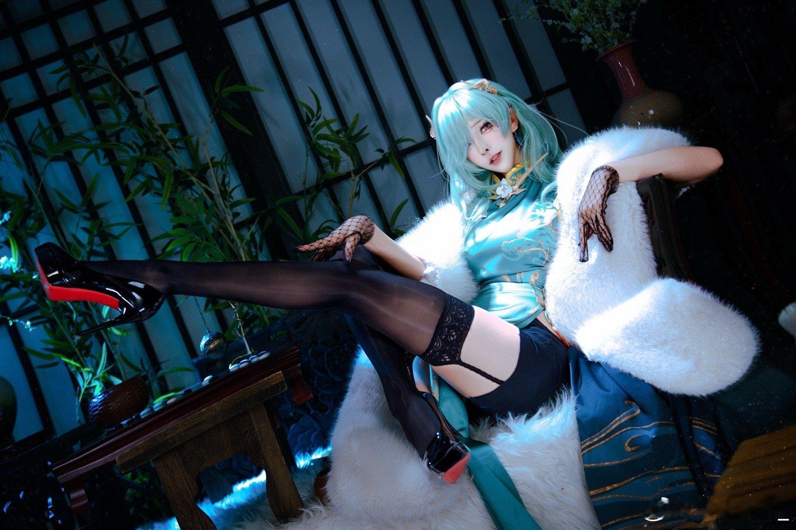 是黑丝旗袍大姐姐！碧蓝航线cos碧蓝航线莫斯科