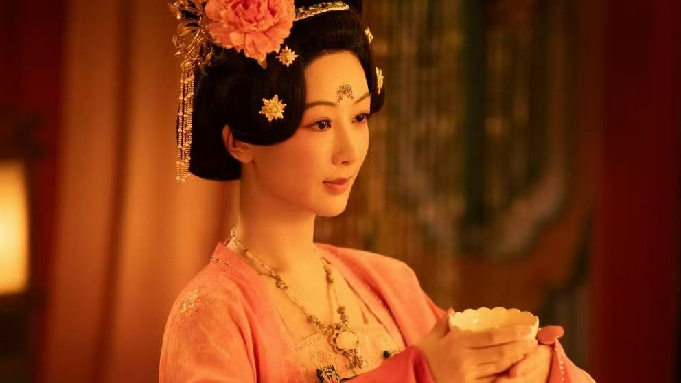 《锦绣芳华》悄然收官，三大悬念扣人心弦由杨紫、李现主演的古装剧《锦绣芳华》悄然