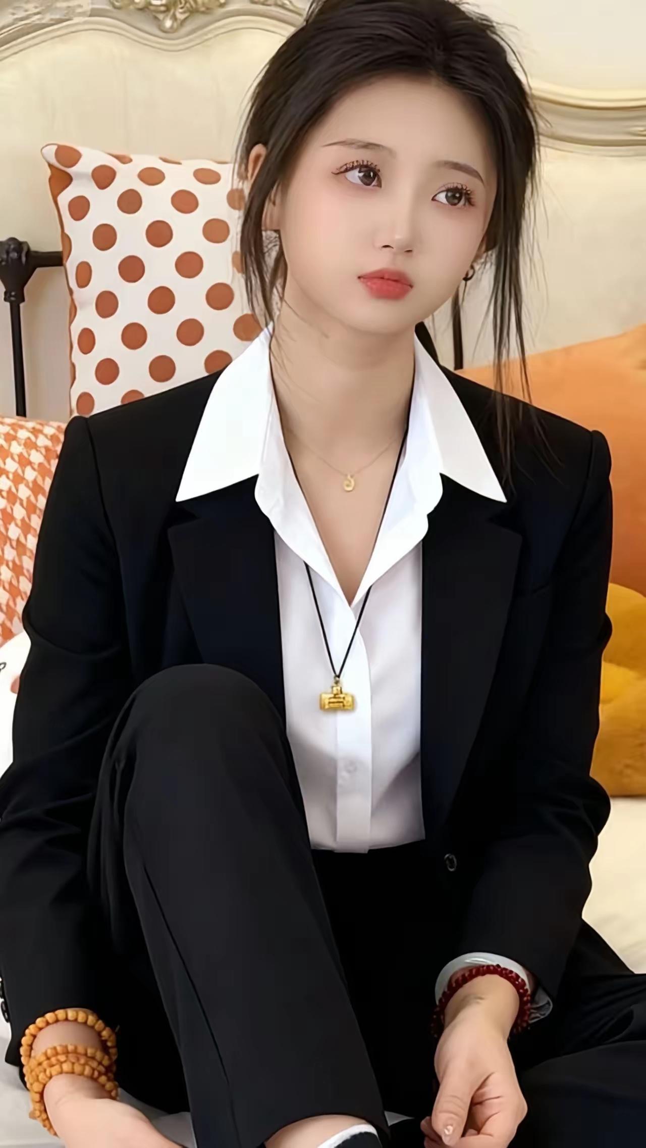 女生如何穿搭看起来时尚更有品味呢