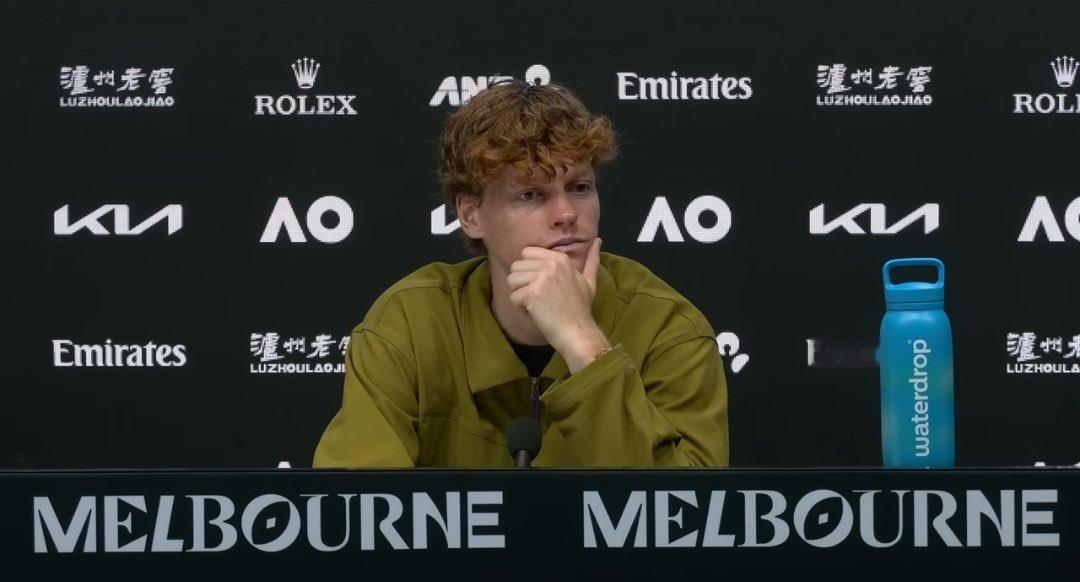 澳网2026辛纳谈到高芙在澳网输给斯维托丽娜后摔拍的事件。这很澳网“这种情况