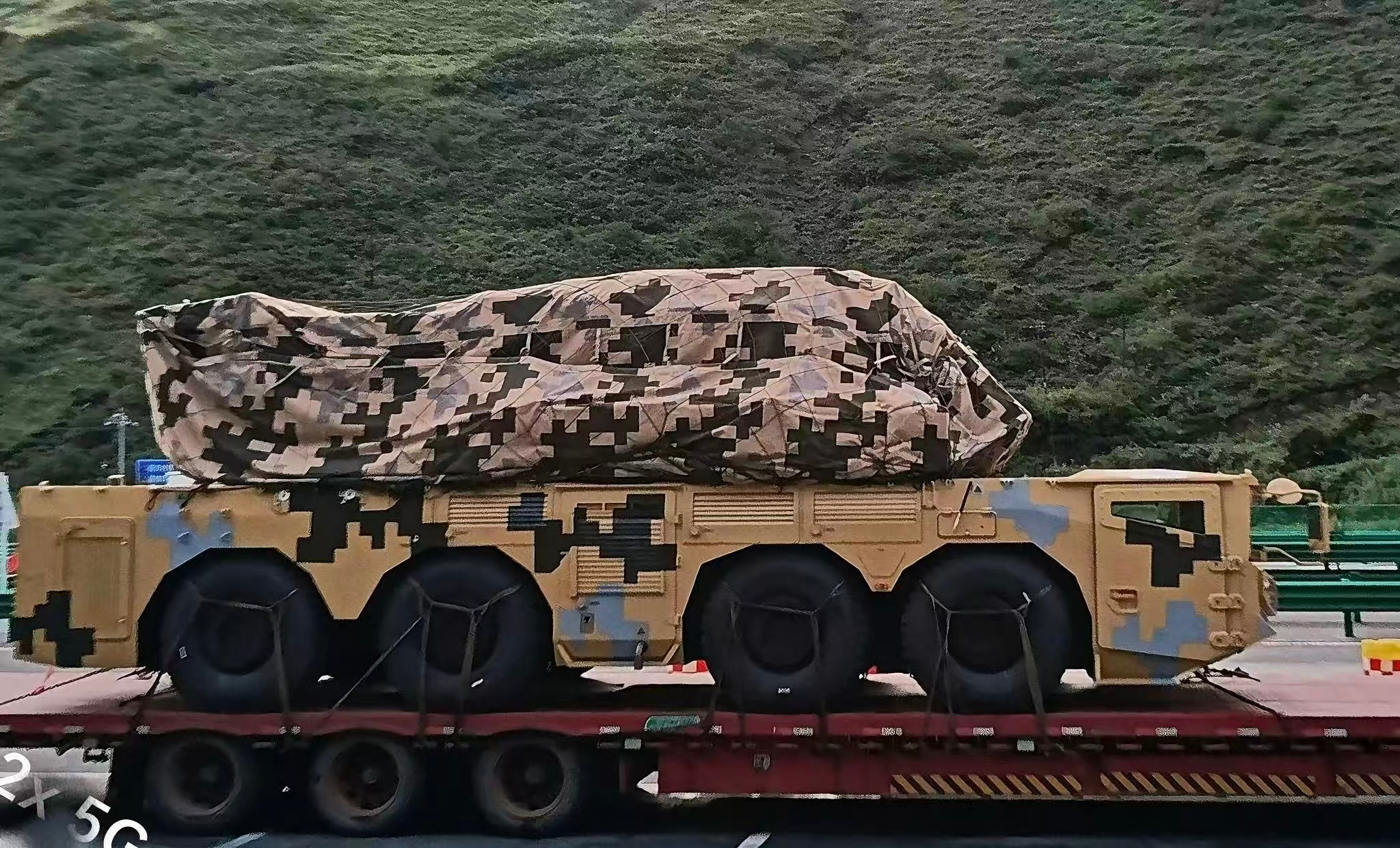 每天认识一件兵器网友偶遇FK-2000近程防空系统，从涂装看应该是出口土库曼