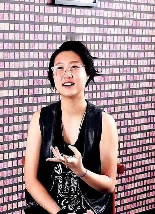 成龙女儿这回，真赢了。一开始都说她一个新人，咋可能干得过好莱坞几百万预算的专