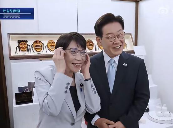 高市早苗访韩"眼镜外交"翻车！5月19日韩国安东，一场精心策划的