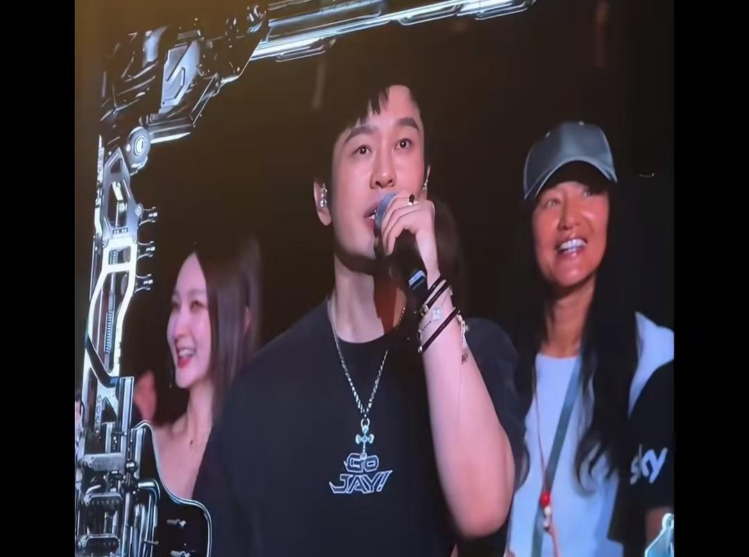 黄晓明大男子主义太明显，真为他说话的情商着急。周杰伦演唱会，现场互动环节，黄晓