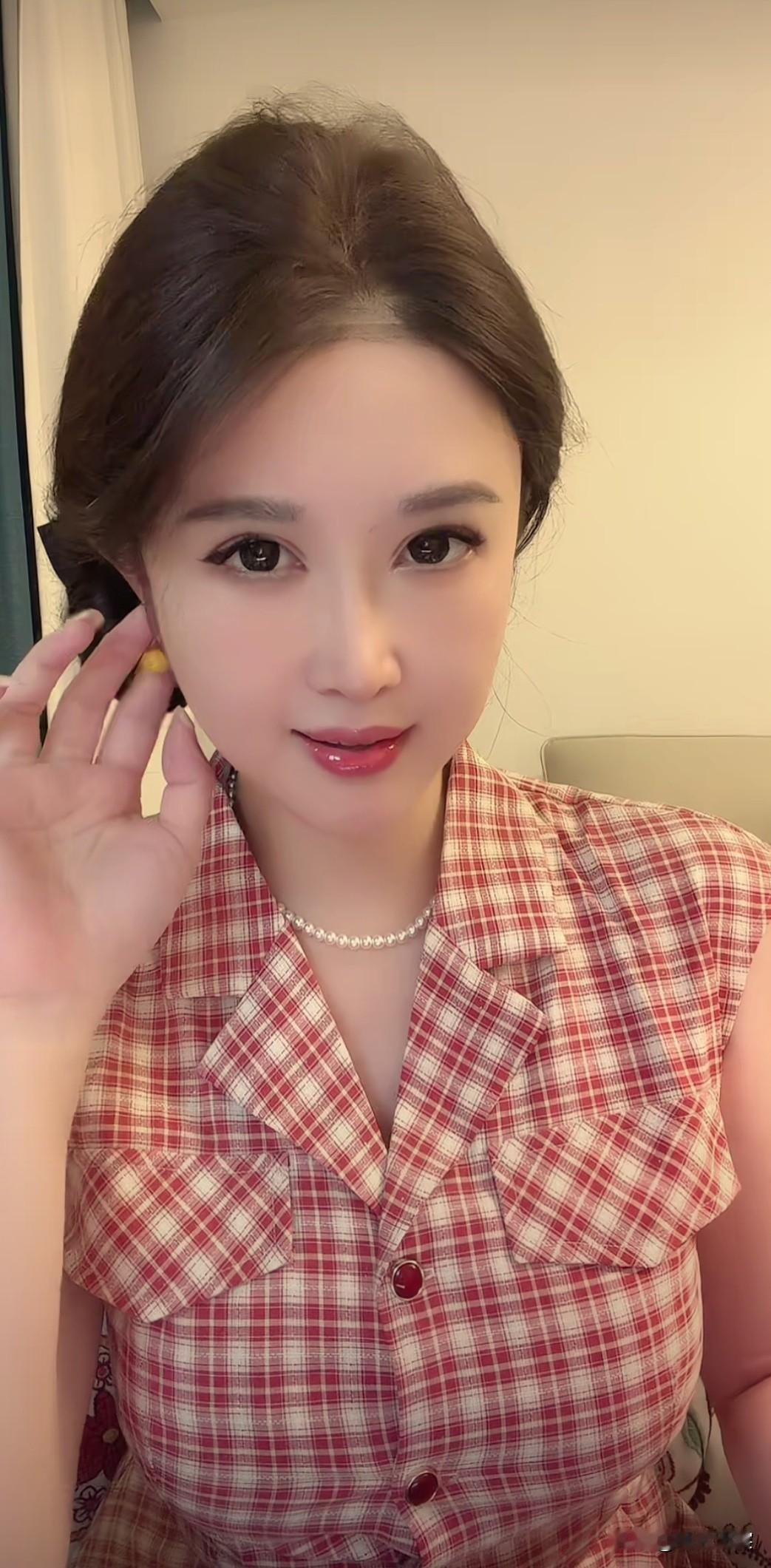 单纯、朴素、天然的美，不需要什么夸张的修饰。