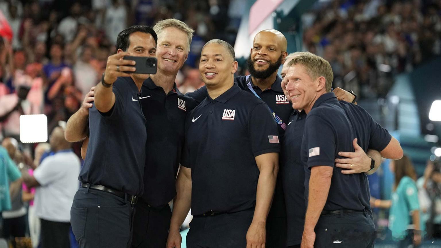 弗兰克：卢指导未来很长时间将继续执教我们“泰伦卢是NBA最好的教练之一....我