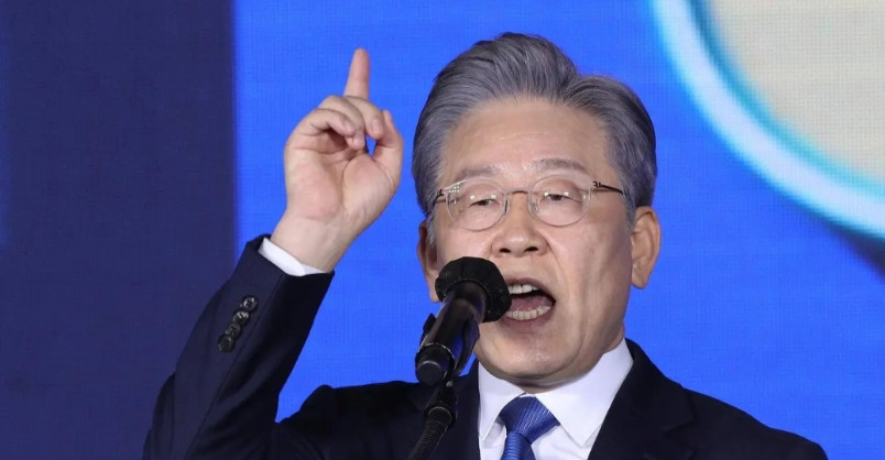 很多人都以为李在明访美只是“接待规格”低了一点。错了！从他下飞机的那一刻起，美国