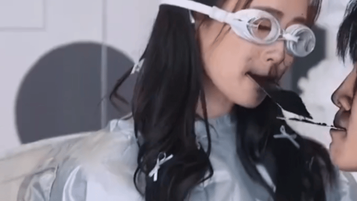 白鹿成黑鹿跑男真的超级好看，永远都有你想不到的惊喜，想问一下到底有多少人因为奔跑