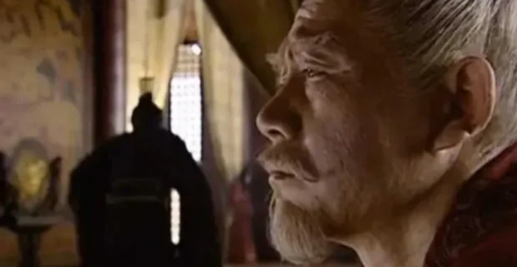 公元前87年，汉武帝刘彻病入膏肓，霍光在病床前哭着问道：万一陛下不幸离去，国不能