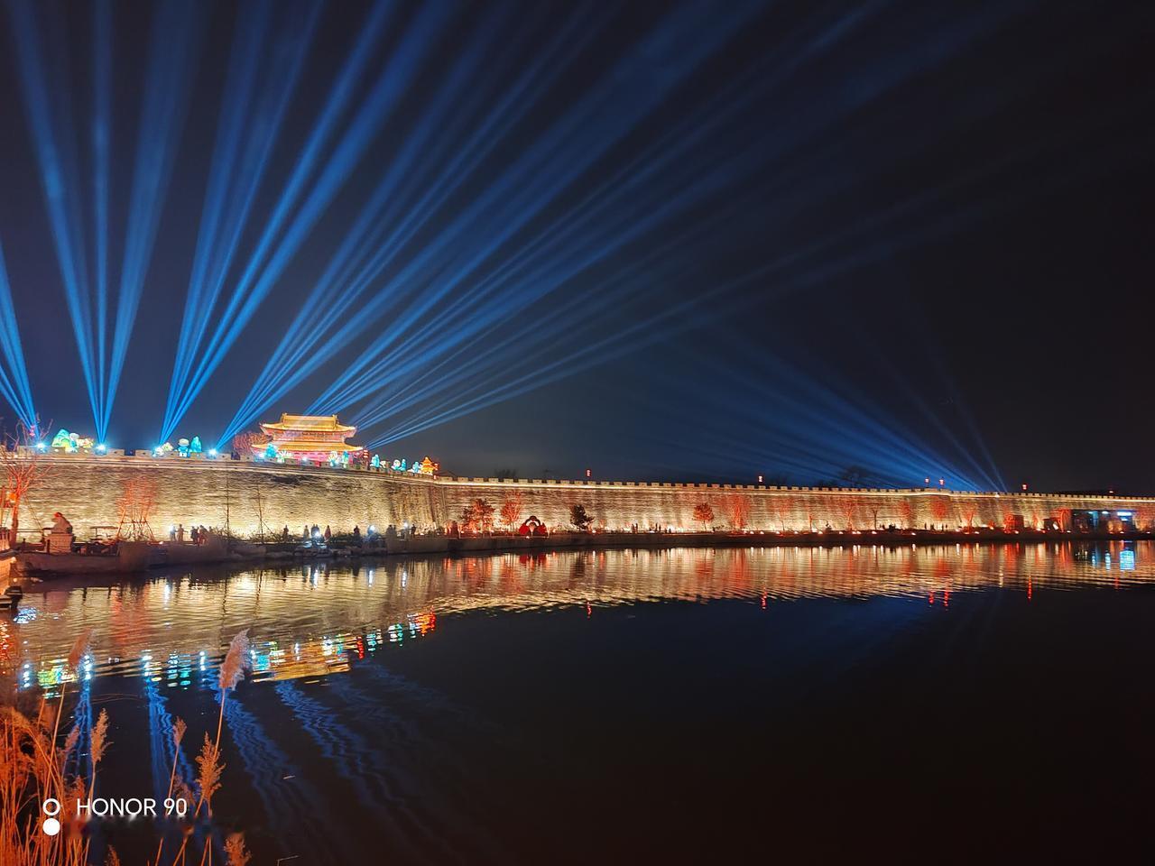 邯郸广府古城，乃明代遗存。大年初一，我们从北京来到此地，高速上一路畅行无阻，可快