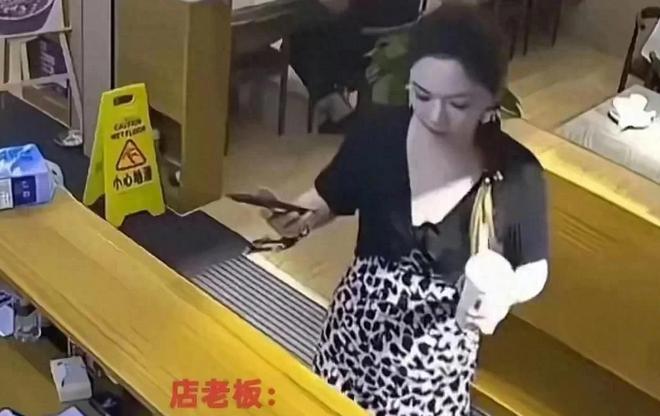 “脸皮太厚了！”云南丽江，女子一行12人到景区参观用餐，结账时被告知消费了896
