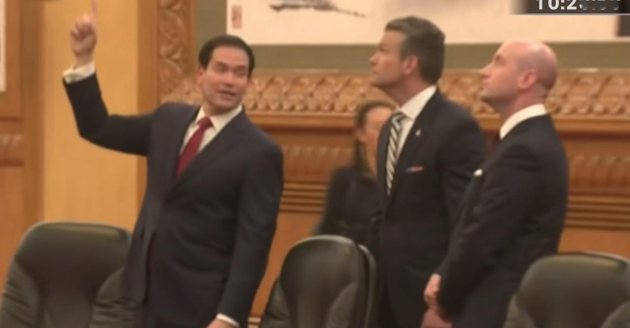 最新！美国国务卿卢比奥先生，进入人民大会堂的惊异表情太生动了！应该说，他被会场富