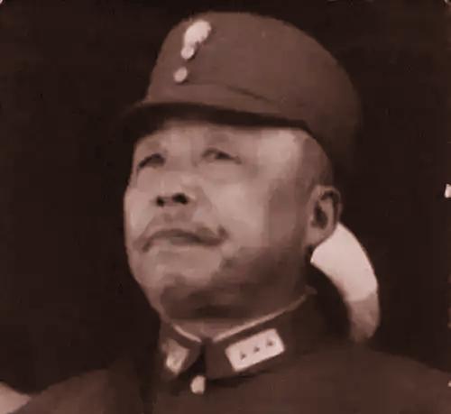 1949年1月，国民党上将陈仪去南京参加绝密会议。当蒋介石在会上宣布人事调整时，