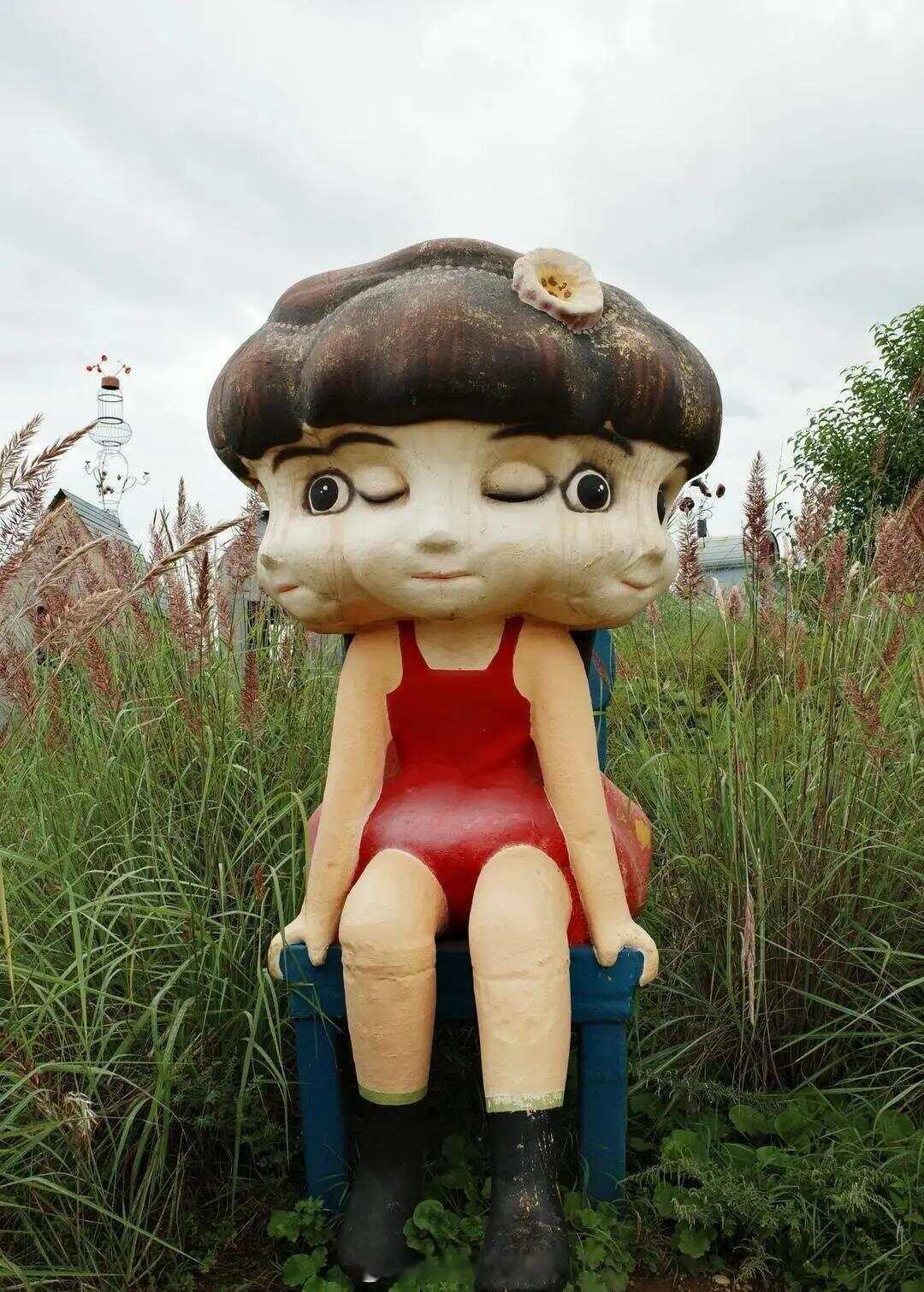 人体蜈蚣雕塑引景区致歉艺术抽象没问题，但是放在大众审美的景区就不太合适了吧？可