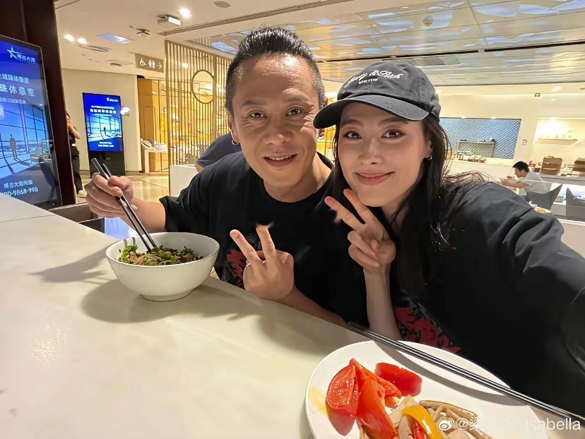 总感觉他配不上梁洛施，说不出来哪不搭​​​