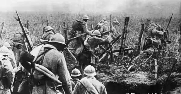 在拿破仑时期，法国可以一挑五，就是因为法国人口比其他国家人口多，而且人口结构更好