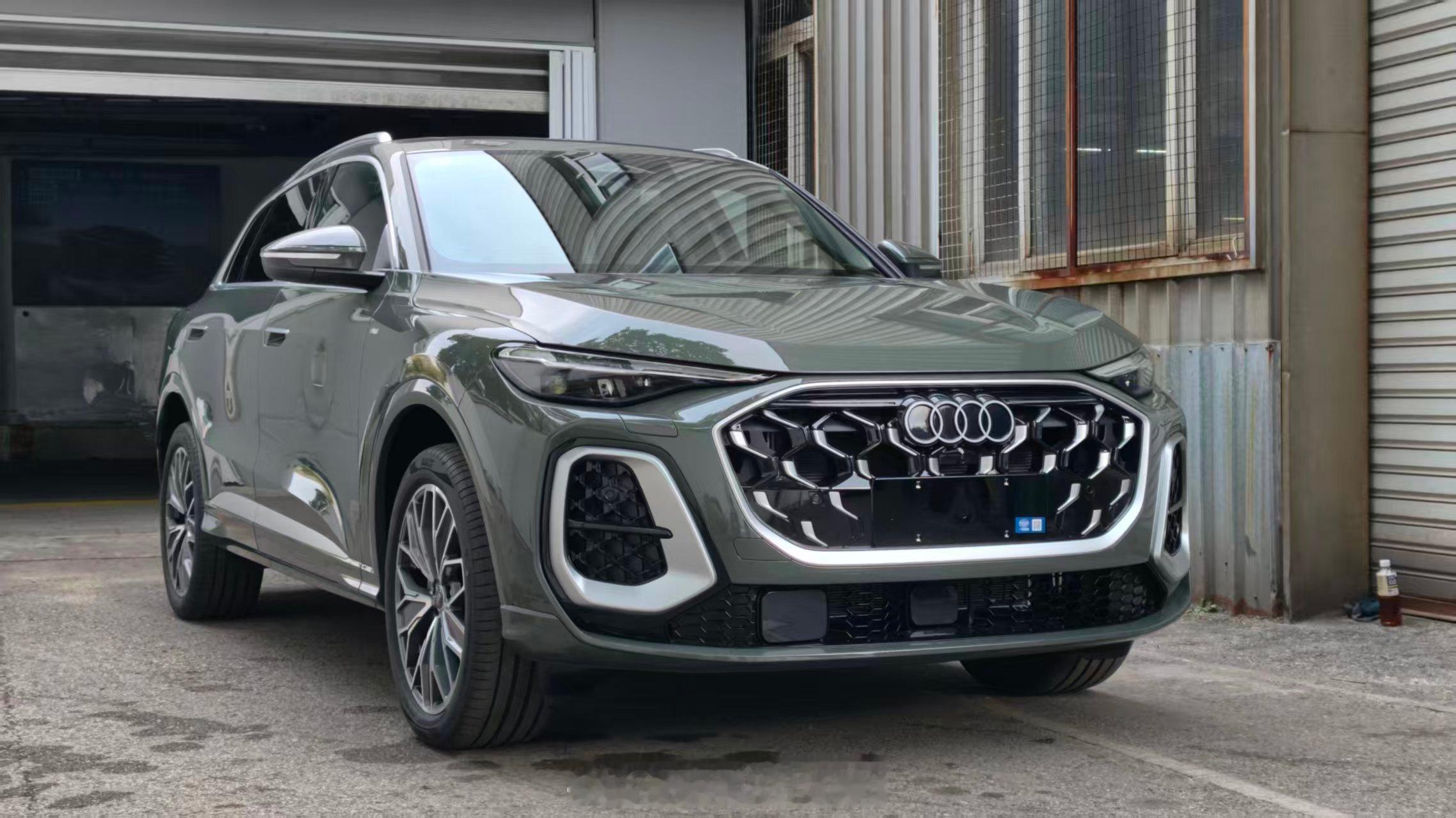 全新奥迪Q5L：后排坐姿短板解决了；外观更帅了；更智能了……买吗奥迪q5l