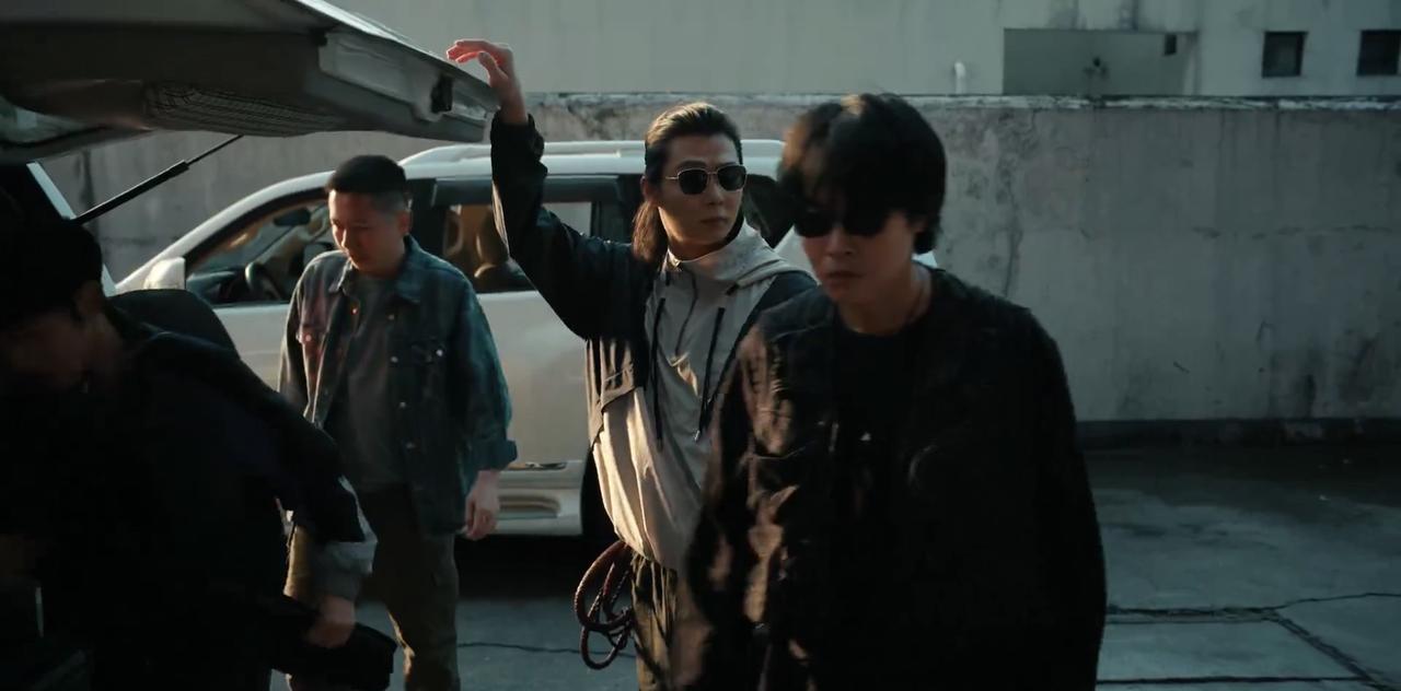 南山猎人是秦朝缠头军的后人，是为了秦始皇探寻长生不老秘术的。南山猎人的配置不