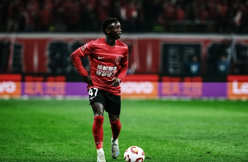 接下来成都蓉城面临的一个难题，就是如何把外援卡隆送走。他与球队的合同还有一年多才