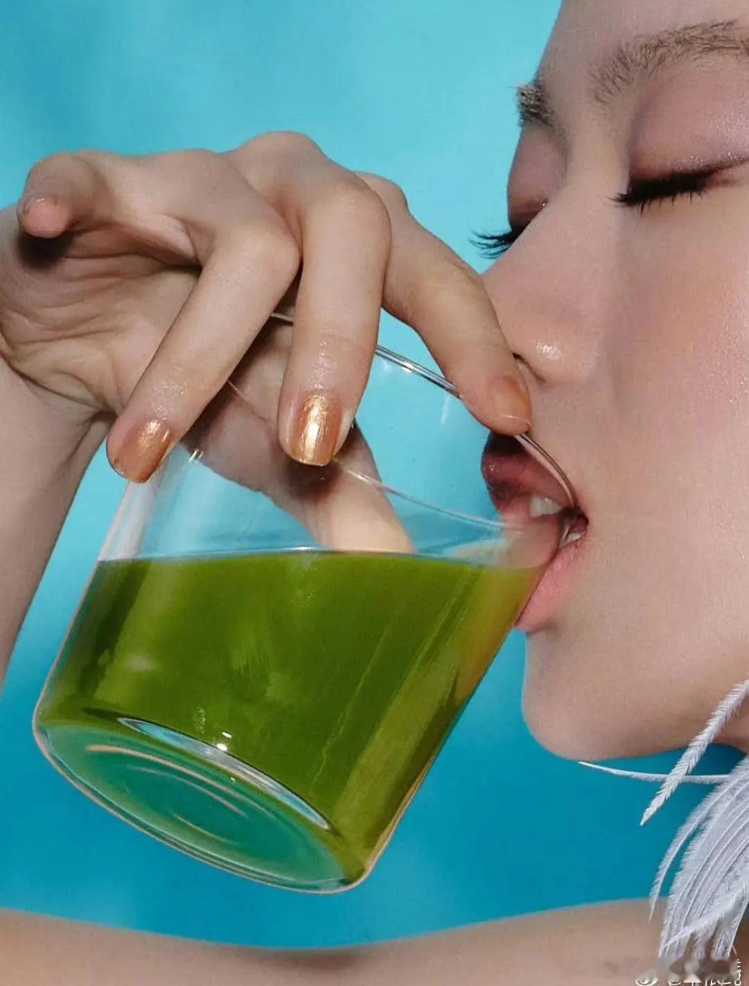 单依纯这组图怎么评无意间刷到这组图，看得好不适。感觉是不是有点擦。。。为什么要拿