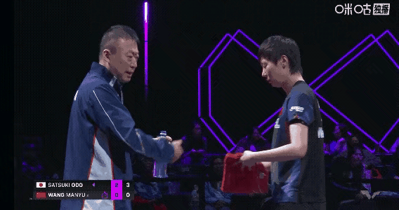 真的越看越揪心！王曼昱对阵大藤沙月这场球，问题根本不只是技术，而是师徒沟通完全断