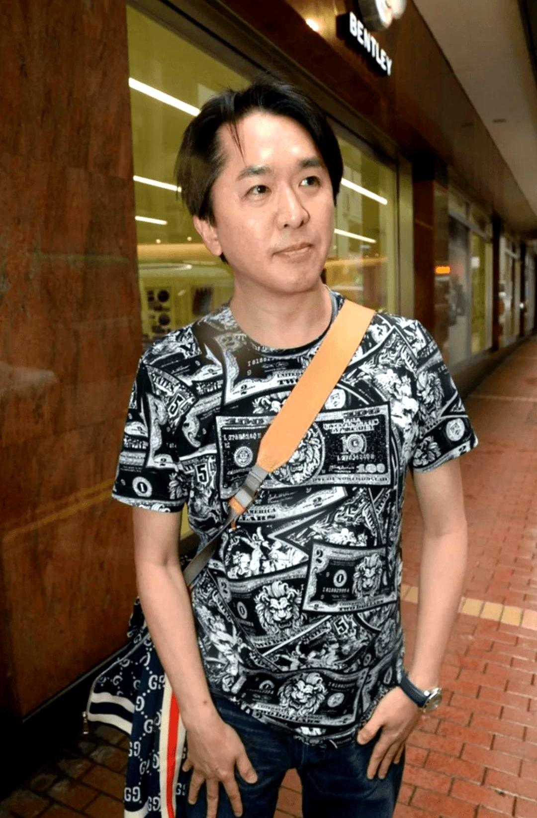 港娱被丢了一颗“深水炸弹”：八卦媒体正在疯狂解密……香港演员邓兆尊（其父