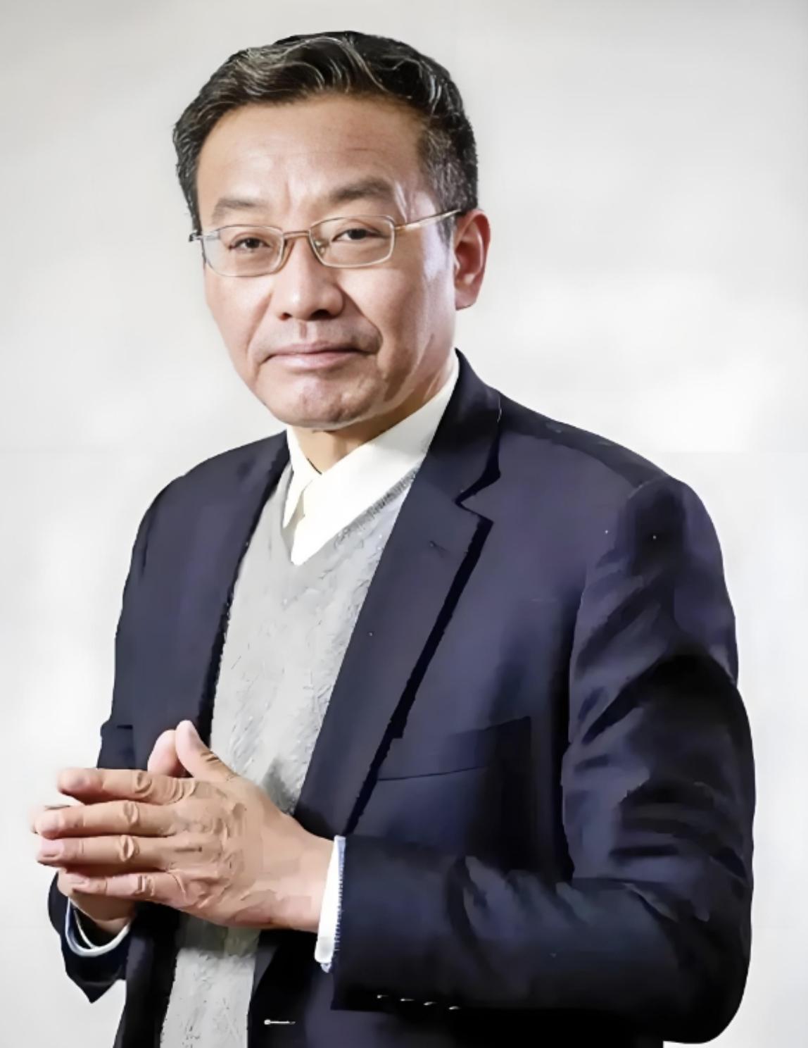 父母最大的清醒：接纳孩子的平凡，才是父母最高级的修行王德峰教授曾说，儿子一