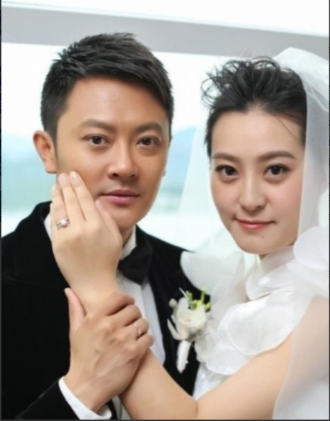 2015年，印小天花了400万元娶的老婆哈琳娜，直到孩子出生后，才发现自己的老婆