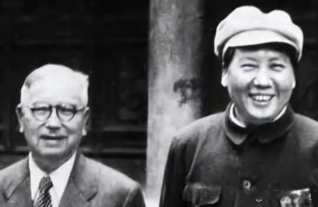 蒋介石花8万请不动，延安一碗鸡汤让他把15亿全捐了1940年，重庆。8万国