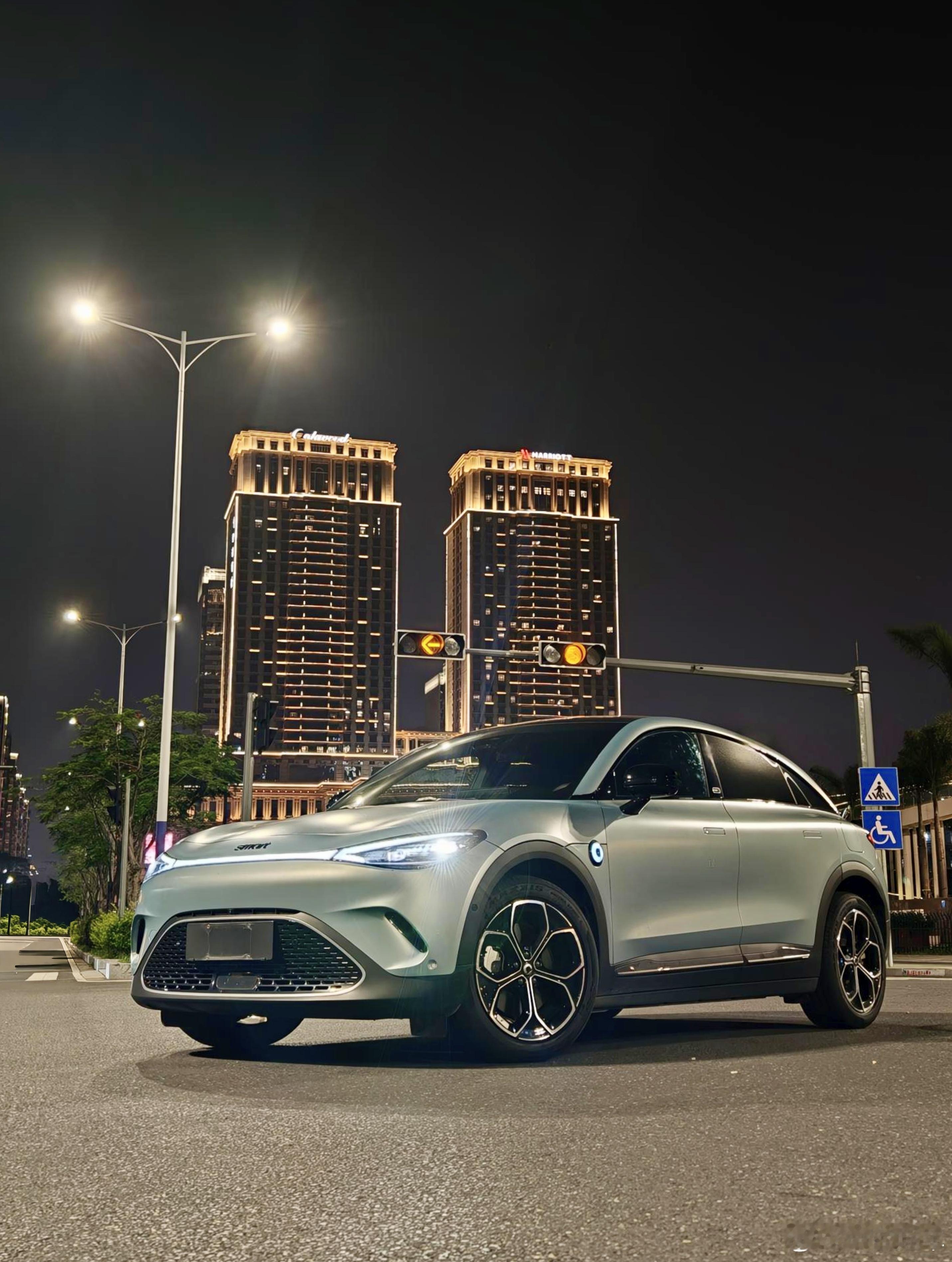 给精灵3换了套玛吉斯VS6，这套胎属于街道偏运动的胎，宣传上和米其林PS5性能差