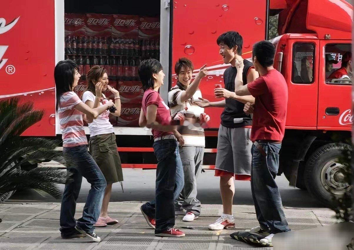 还记得那个年代，刘翔眼里满是轻松快乐。​​​