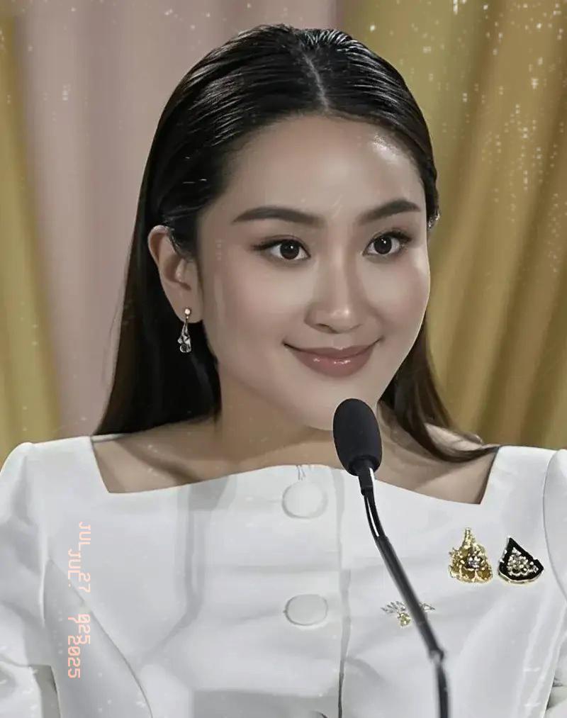 就在刚刚泰国刚刚宣布了7月26日，泰国在柬埔寨沿海部署8艘军舰。7月