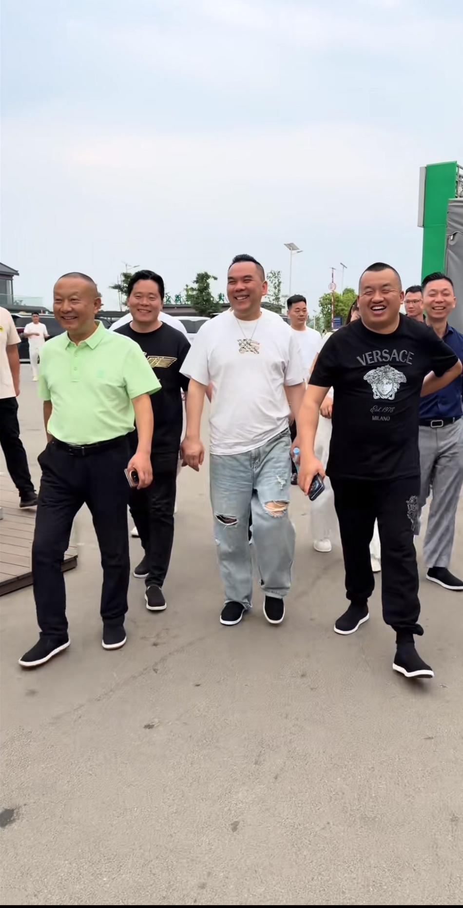 河南网红看信阳，信阳的这些网红确实厉害，都是人才啊，北京坤哥带队拜访河南信阳大网